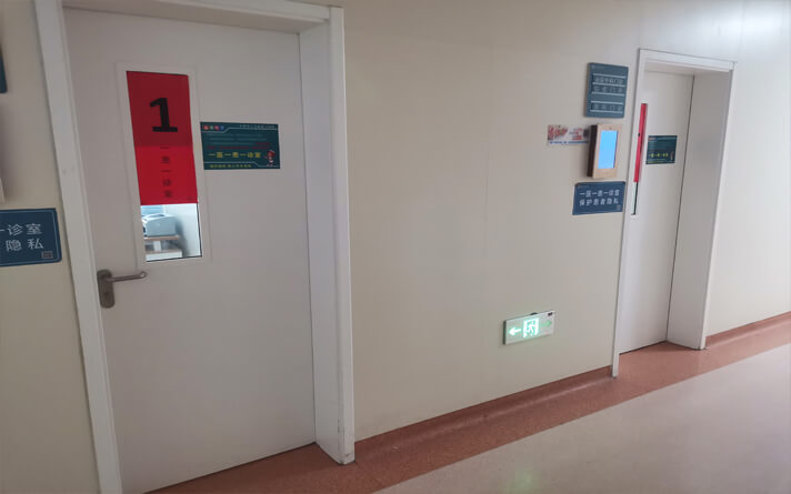 1000块钱到底能不能买到医院病房抗菌专用实木门_看完市场报价，摸清商家骗术